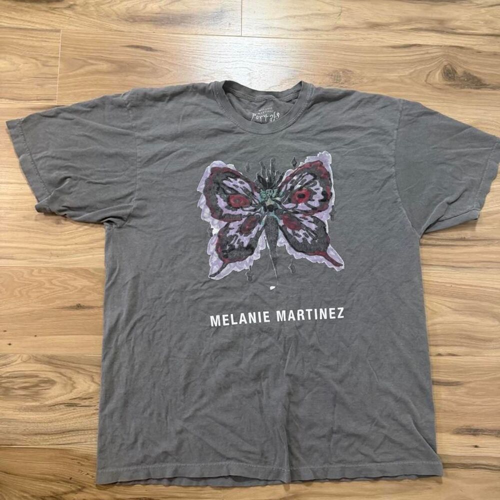 Melanie Martinez Portals Tour 2024 gray graphic band music tee size xl